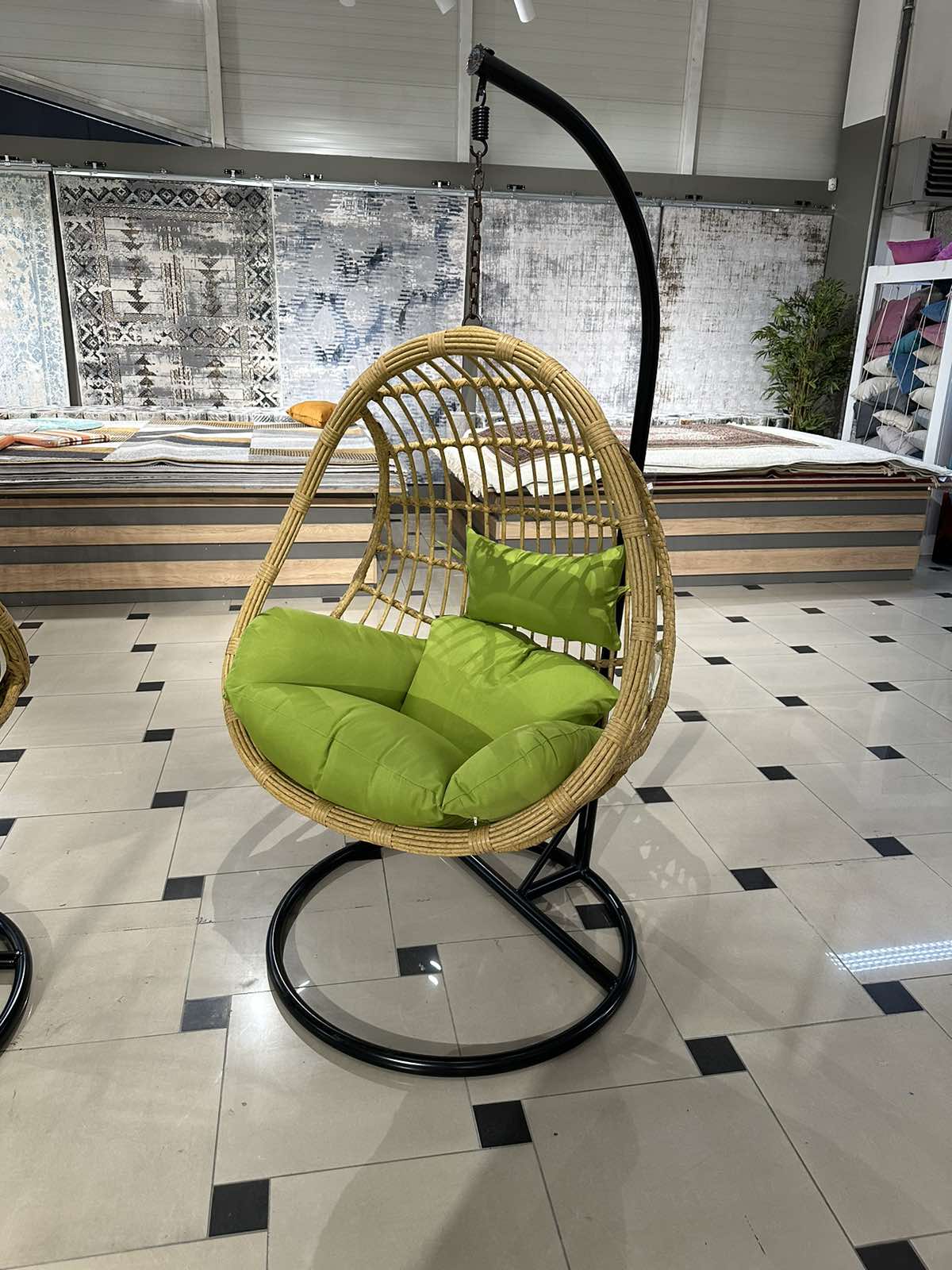 LJULJA GNIJEZDO OKRUGLA